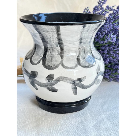 Black and White Pottery Vase with Daisies & Stripes - Picture 10 of 10